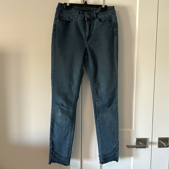 Charlie B Frayed Hem Ankle Jeans in Balsam - Picture 9 of 11